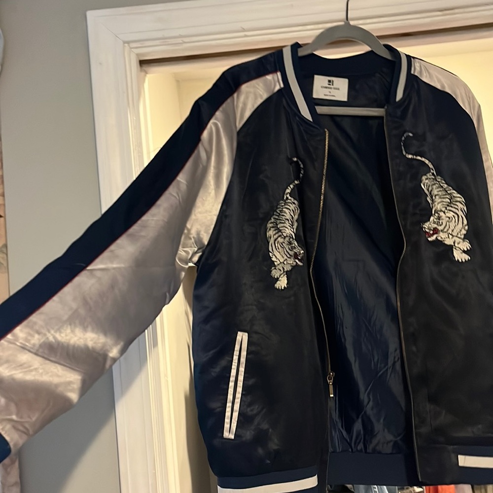 Japanese style bomber M but could fit L